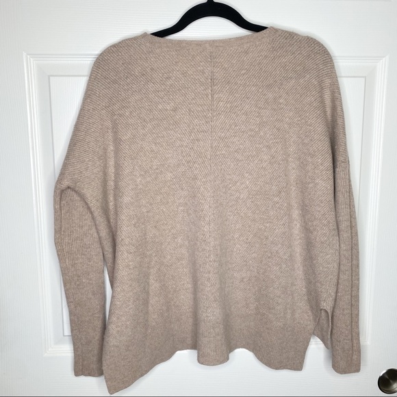 Vince Wool Yak Blend High Low Dolman Sleeve Oatmeal Sweater Size Medium - Picture 7 of 7